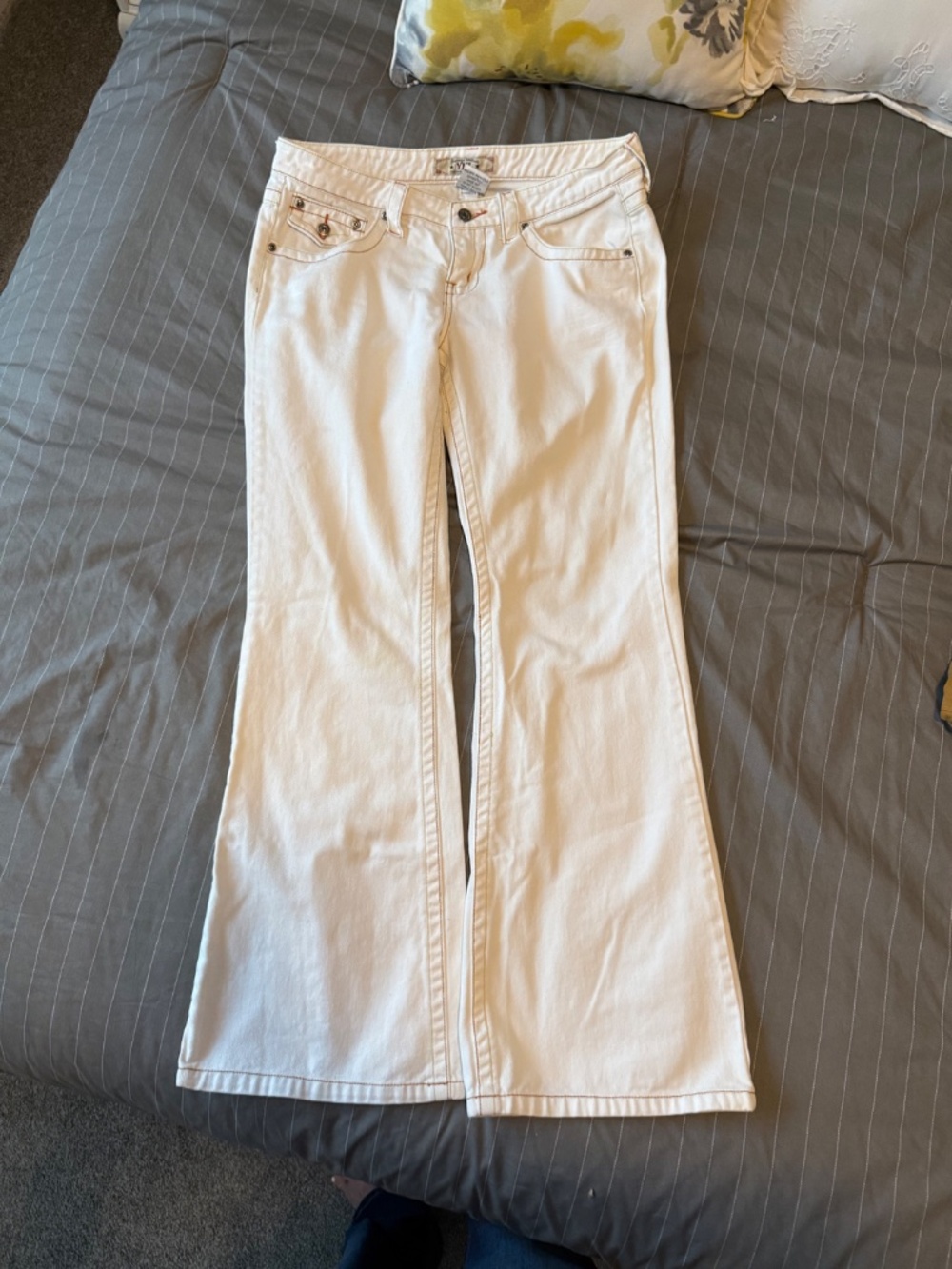 Vintage white Jean bell bottoms READ DESCRIPTION - Picture 2 of 3